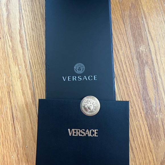 NWT Versace Floral Silhouette Silk Scarf Tie - Picture 5 of 9